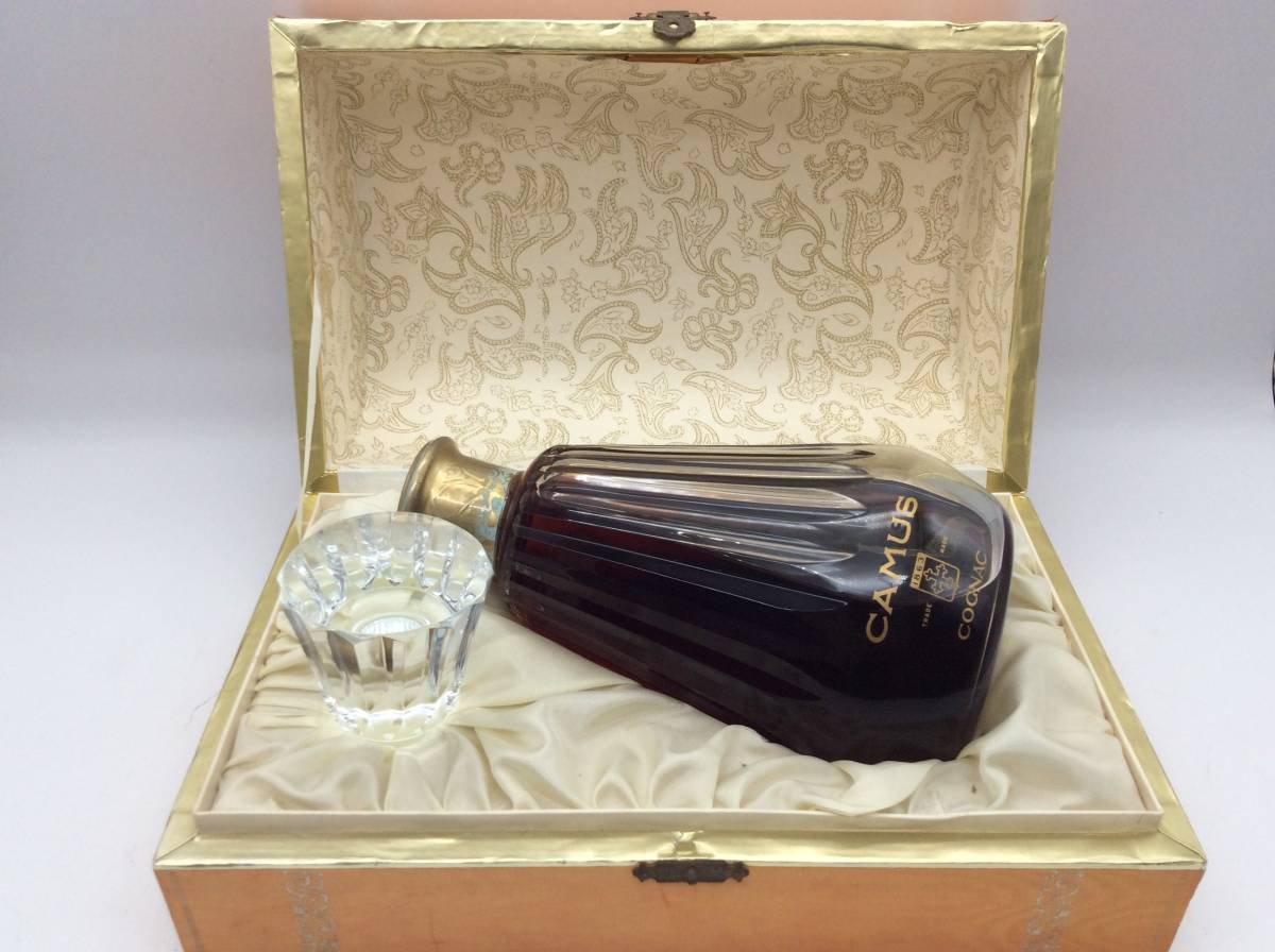 #2870 未開栓 CAMUS カミュ BACCARAT バカラ クリスタル ボトル COGNAC コニャック BRANDY ブランデー 箱付き 替え栓 洋酒 700ml