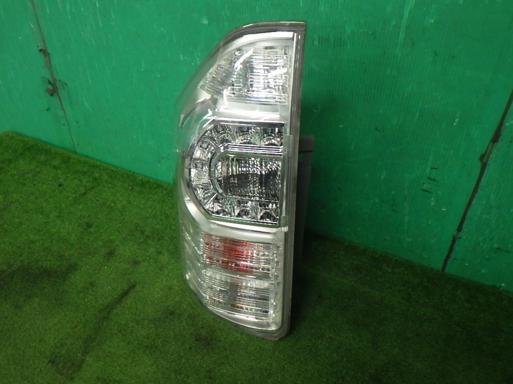 ヴォクシー トヨタ 左 純正 テールランプ VOXY 後期 ZRR70W テール
