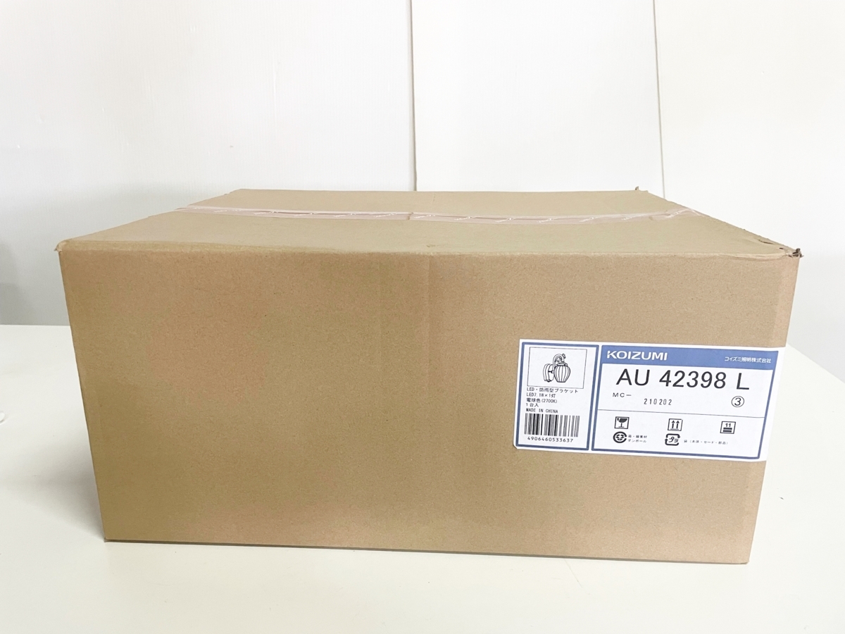 AU42398L LED防雨型ブラケット コイズミ照明 人感センサ付玄関灯 玄関灯 (60W相当) | LED コイズミ 人感センサー付ポーチライト(LED、8.1W、電球色 照明器具 AU45209L 玄関・廊下・トイレ灯 (40W相当 通販 AU42251L