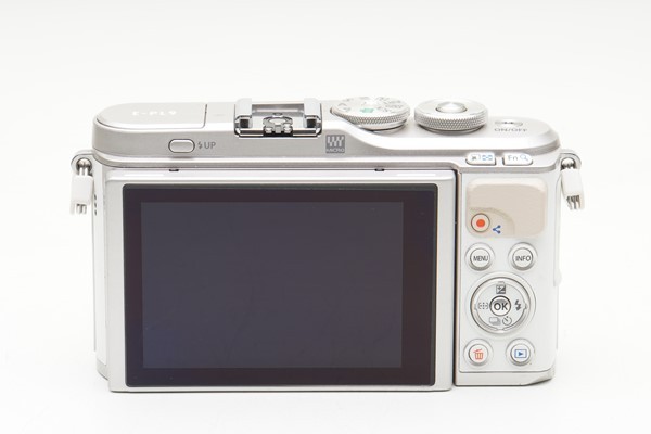 フジヤカメラ ジャンク品 OLYMPUS PEN E-PL9 ホワイト 