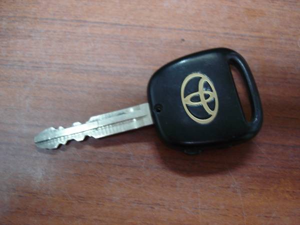 プレミオ　リモコンキー　中古_1
