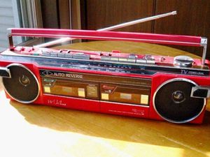 □ レトロな赤いラジカセ SANYO MR-WU4MK □(ラジカセ)｜売買され