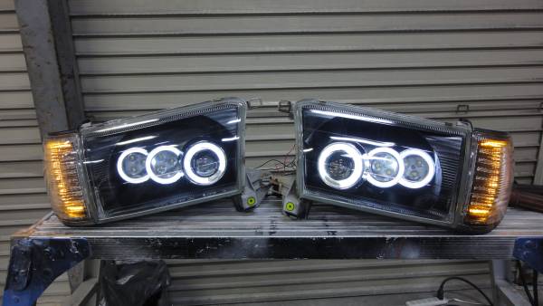 185 ハイラックスサーフ 3連プロジェクター Led ウィンカー付 ヘッドライト 売買されたオークション情報 Yahooの商品情報をアーカイブ公開 オークファン Aucfan Com