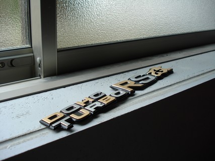 ＤＲ３０　スカイライン　改エンブレム　鉄仮面　　旧車_1