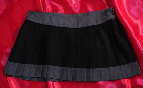 056 黒 超ミニプリーツスカート ｓ Sサイズ 売買されたオークション情報 Yahooの商品情報をアーカイブ公開 オークファン Aucfan Com