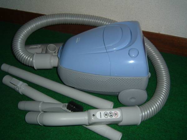 ○TOSHIBA/東芝紙パック式クリーナー/掃除機/VC-BV3K/08年製○(東芝