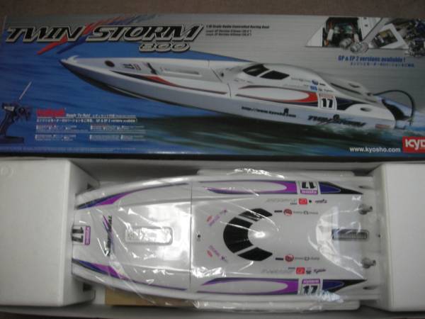 飛友代標全新品Kyosho 1/16 Twin Storm 800 雙風暴引擎快艇RS / 0元起
