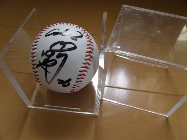 ジャイアンツ　内海哲也選手　サイン入りボール（ケース入り）_2