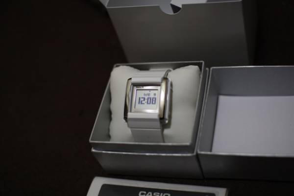新品開封のみ CASIO Baby-G JOURNAL STANDARD 3175*JA ホワイト(Baby-G 