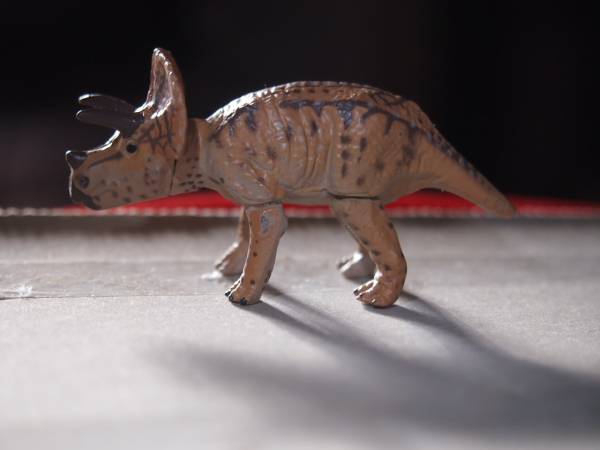 チョコラザウルス第１弾　トリケラトプス_1