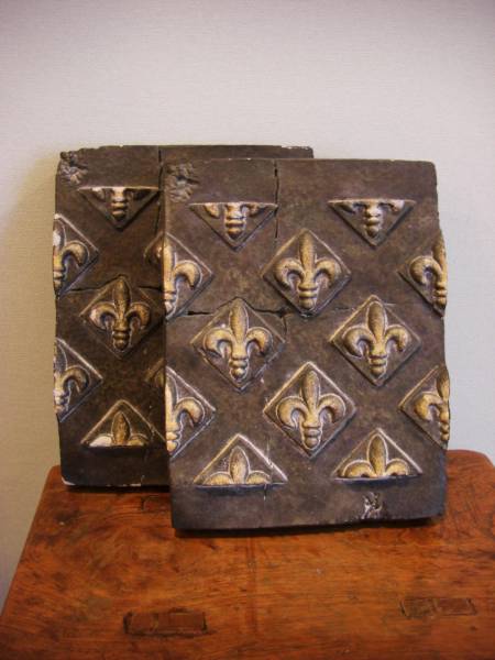 アンティーク風レリーフ「百合の紋章」シャビーな壁飾り２個組_1