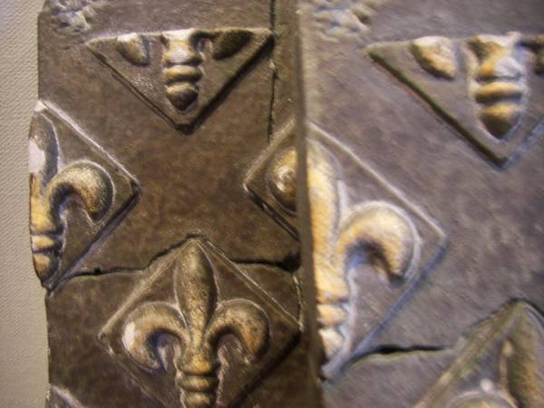 アンティーク風レリーフ「百合の紋章」シャビーな壁飾り２個組_2