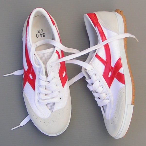 24cmee 体育館シューズ ジムスター 男女兼用 白 赤ライン スクールシューズ 上履き 売買されたオークション情報 Yahooの商品情報をアーカイブ公開 オークファン Aucfan Com
