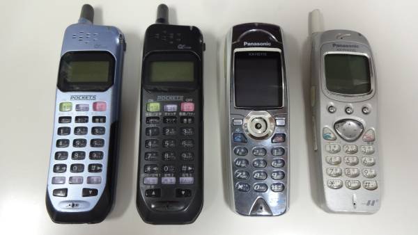 KYOCERA PS-702 とPanasonic KX-HS110 KX-PH933S ジャンク(PHS本体