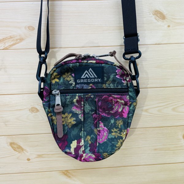 Gregory グレゴリー サコッシュ ショルダーバッグ 小物入れ ポシェット 花柄 アウトドア 男女兼用サイズ ショルダーバッグ 売買されたオークション情報 Yahooの商品情報をアーカイブ公開 オークファン Aucfan Com