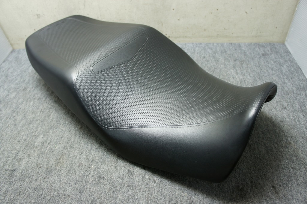 CB1300SF/SB/ST 2010年～ 純正オプションローシート CB1300SF-3 