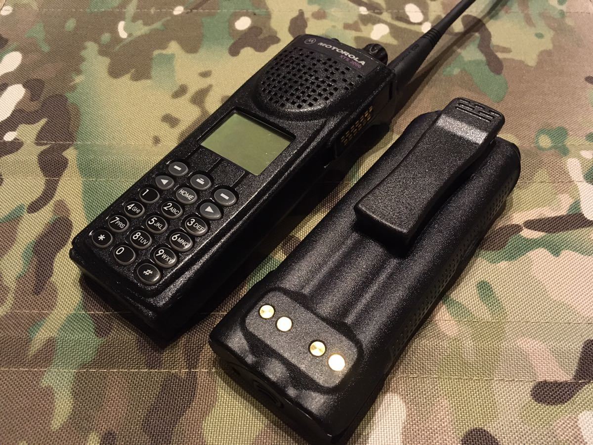 実物 MOTOROLA XTS3000 MODEL 3 無線機 モトローラ 放出品 ホビー