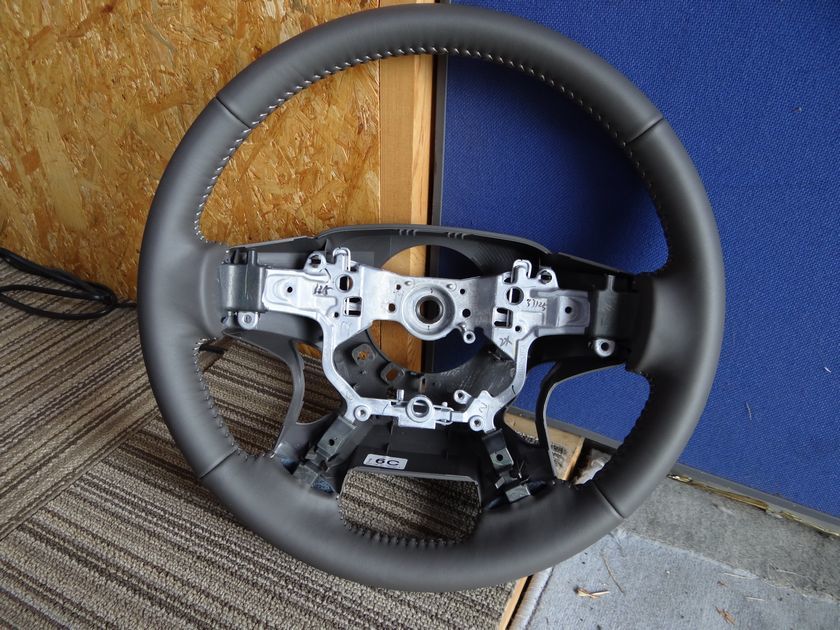 □150系 プラド 後期 革巻きステアリング ベージュ ハンドル 新車外し 売り切り