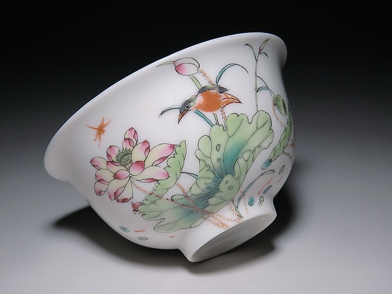 中国陶器 小杯 オンラインで最も売れている製品 色絵花蝶文杯 小 0 景