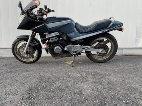 Yahoo!オークション A8 逆車 「gpz900r逆車」(751cc以上)(カワサキ)の