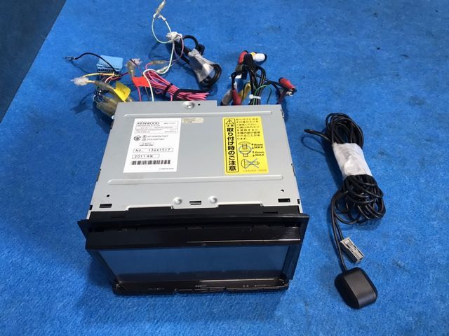 送料込み！ケンウッド メモリーナビMDV-727DT フルセグ Bluetooth DVD