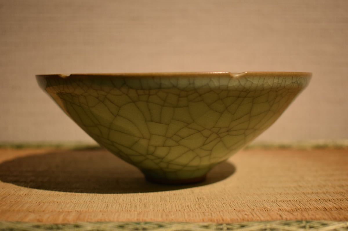 宋代 輪花碗 影青磁 | a（960–1279CE） c（960–1279CE） b（960–1279CE