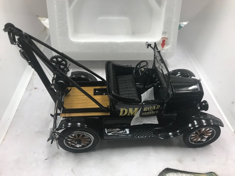 Danbury Mint 1925 Ford Model T Runabout Pickup Black Diecast 1:24