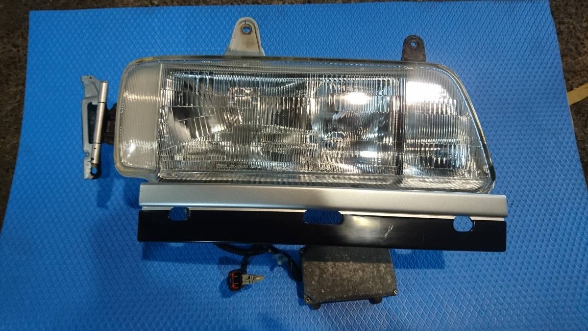 いすゞ純正 中古 ディスチャージヘッドライト用のバラスト 2個セット いすゞ純正 中古 ディスチャージヘッドライト用のバラスト 2個セット