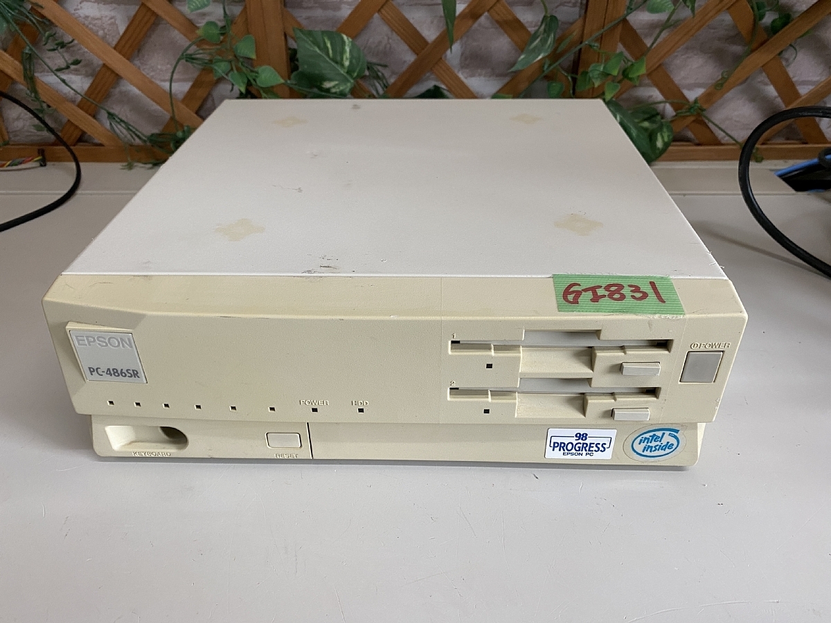 送1000円】ジャンク EPSON PC-486SR 486SX-33MHz/RAM11.6MB PCHKB搭載