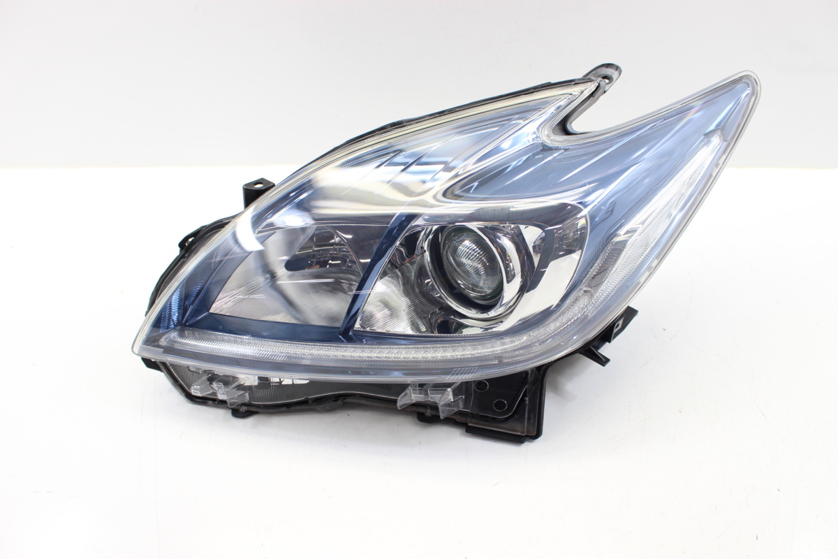 美品　レンズ再生　プリウス　ZVW35　PHV　キセノン　HID　ヘッドライト　左　左側　助手席　コイト　47-52　打刻X　81185-47471　233015