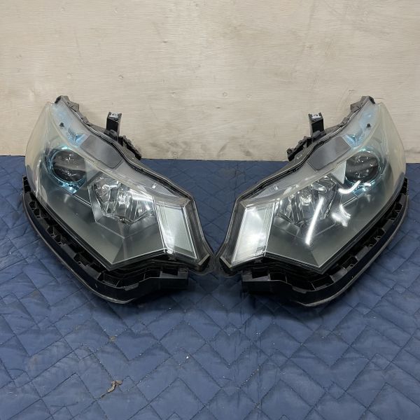 ☆HONDA ホンダインサイト(ZE2) 純正 ヘッドライト HID 左右☆092301F
