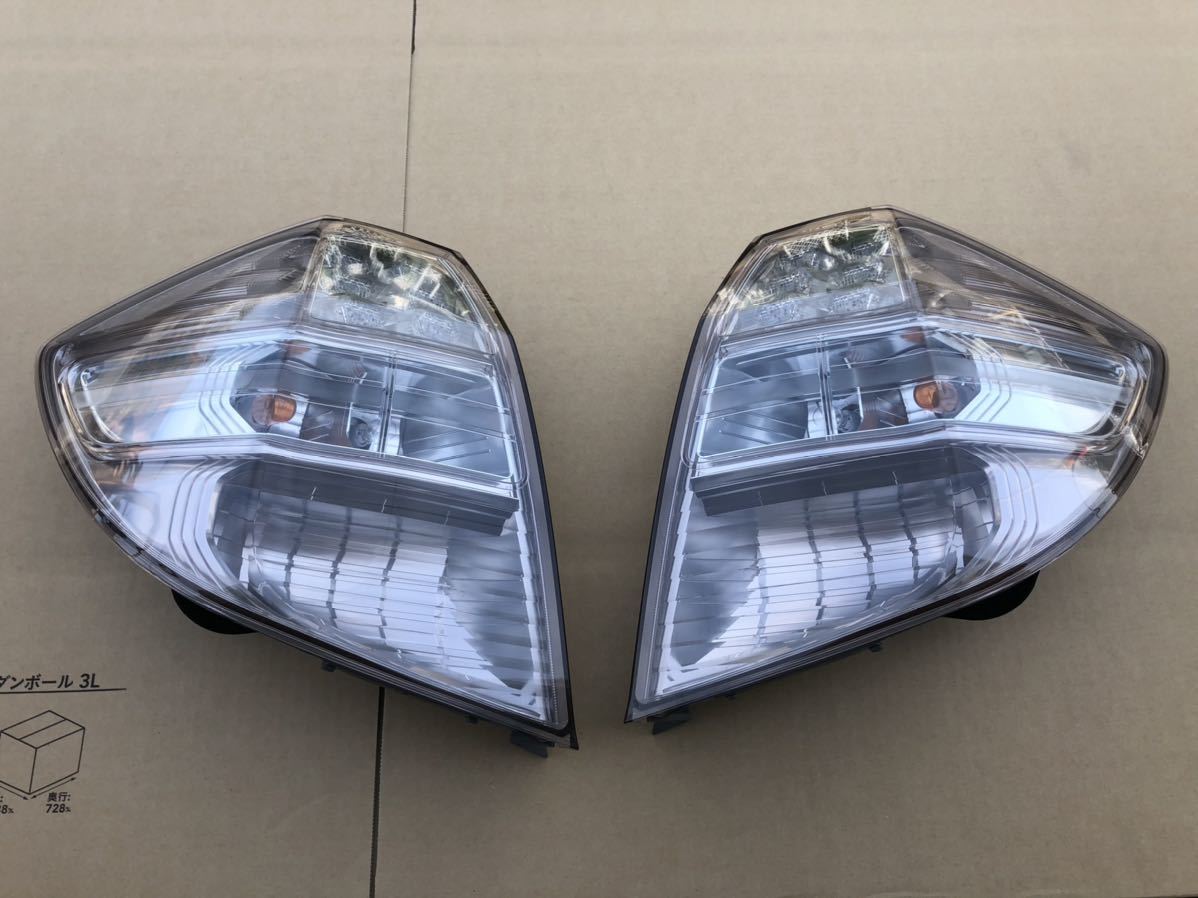フィットRS GE8 純正テールランプ 後期 LED 左右 GE8 フィット RS 後期☆GE8 RS☆左右テールライト (ホンダ