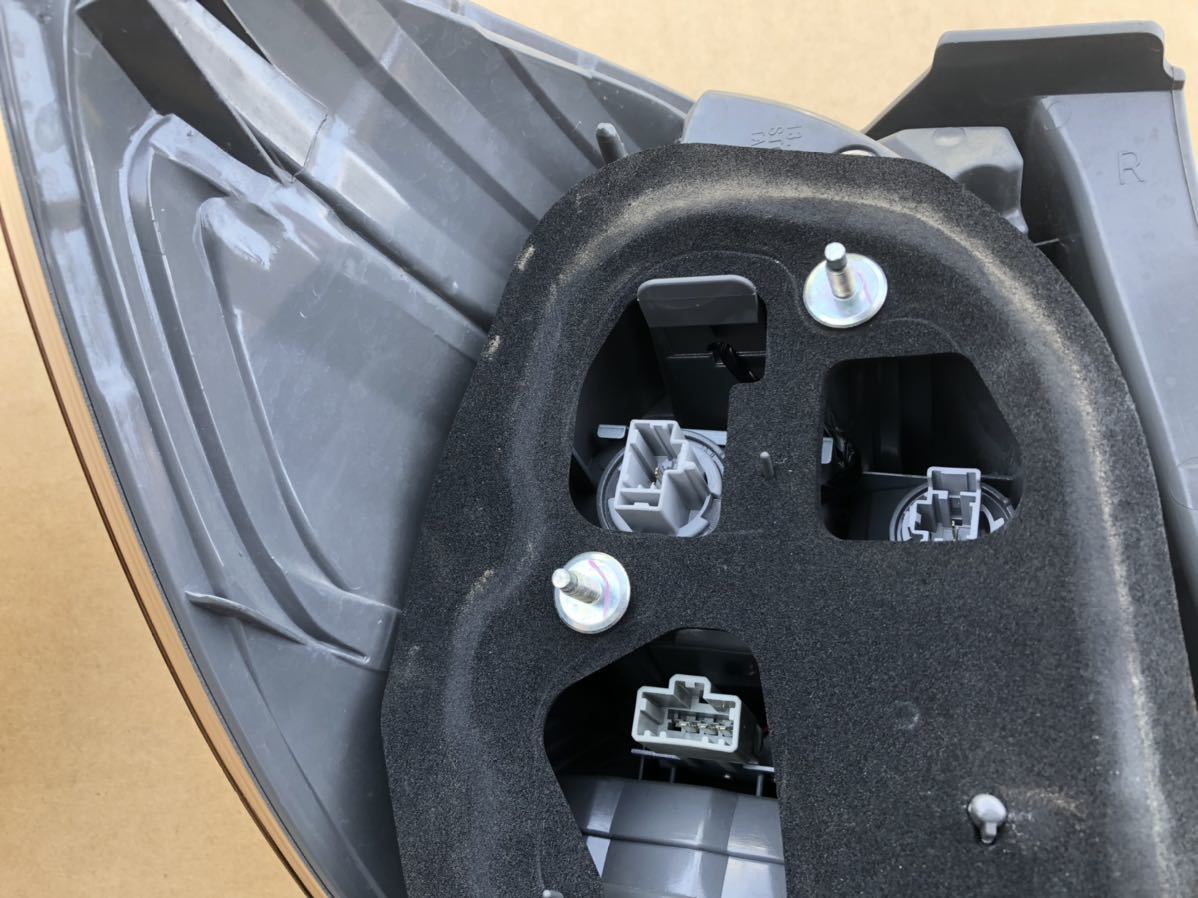フィットRS GE8 純正テールランプ 後期 LED 左右 GE8 フィット RS 後期☆GE8 RS☆左右テールライト (ホンダ