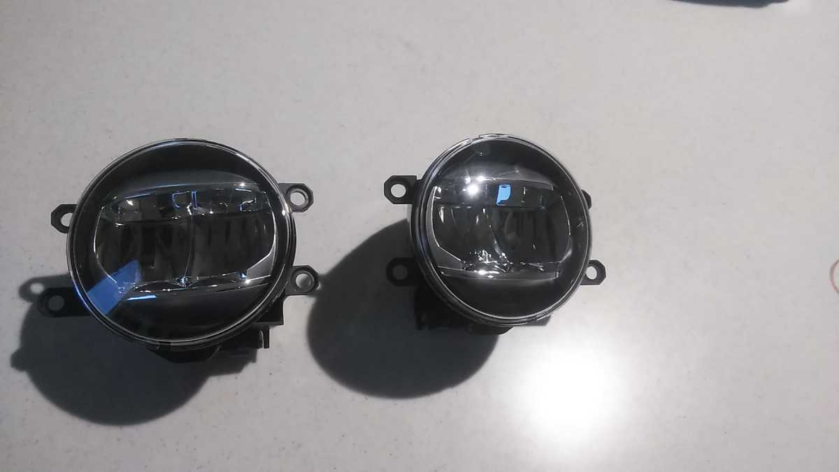 新車外し トヨタ 80 60 50 40 30 後期 純正 LED フォグランプ