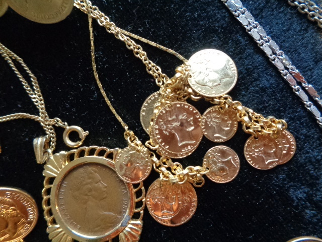 本物K18ピアス3点他24K,18K,fine gold999.9刻印含むエリザベス・リバティコインアクセサリー、純金箔など大量セット_10