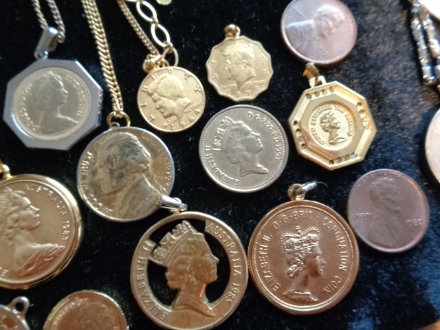 本物K18ピアス3点他24K,18K,fine gold999.9刻印含むエリザベス・リバティコインアクセサリー、純金箔など大量セット_8