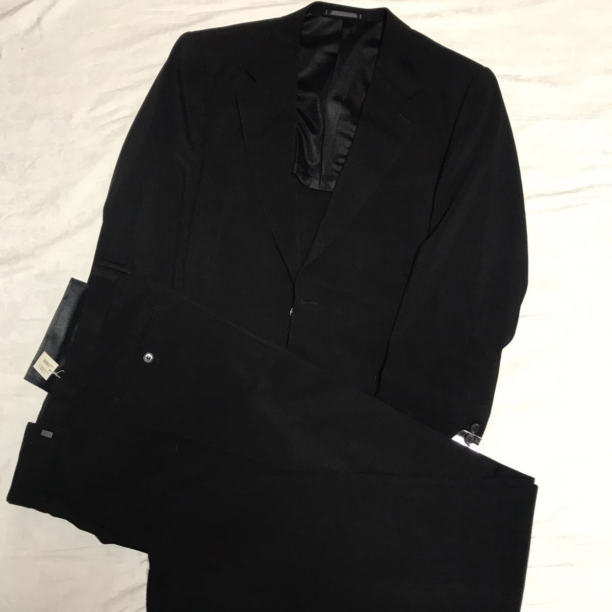 安い　夏物　新品　未使用　タグ付き　礼服　シングルスーツ　上下セット　サイズ3L(AB8) センターベンツ　1タック アジャスター付き メンズ 礼服 喪服 洋服の青山YA体 夏用礼服 (サテン