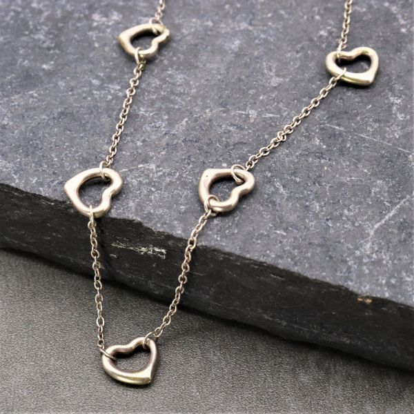 【低価，新品】 Tiffany ＆ Co. ネックレス 5ハート エルサペレッティ オープンハート シルバー 925 ティファニー 4397(オープンハート)｜売買されたオークション情報、yahooの商品情報をアーカイブ公開 - オーク ネックレス