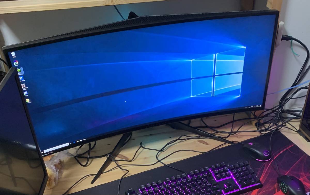 ALIENWARE 中古ゲーミングモニター34.1インチ AW3418DW。2年前に購入