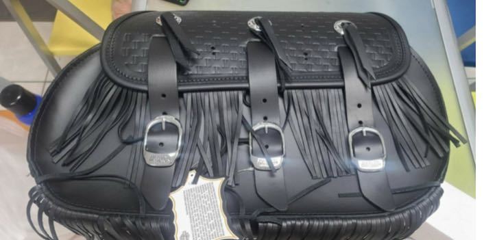 【タグ付新品】FLSTS ヘリテイジスプリンガー　　純正　サドルバッグ　右側のみ　ブラックトリム