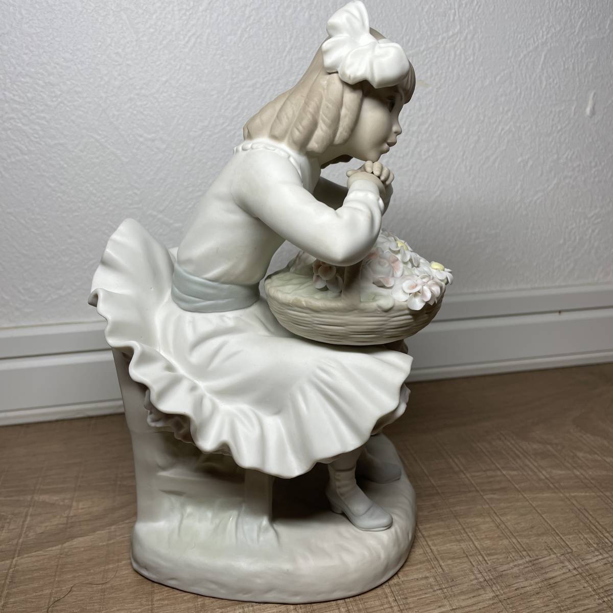 1円☆美品☆送料無料】リヤドロ 1088 LLadro 花咲く季節に Girl with 
