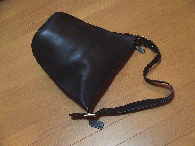 即決良好!!希少ハンガリー製COACHオールレザーバケツ型バッグ【本物