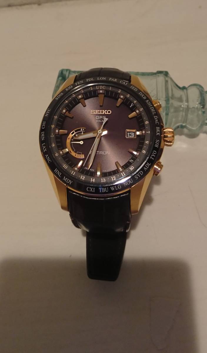 セイコー SEIKO アストロン ワールドタイム チタンソーラー ダーク 