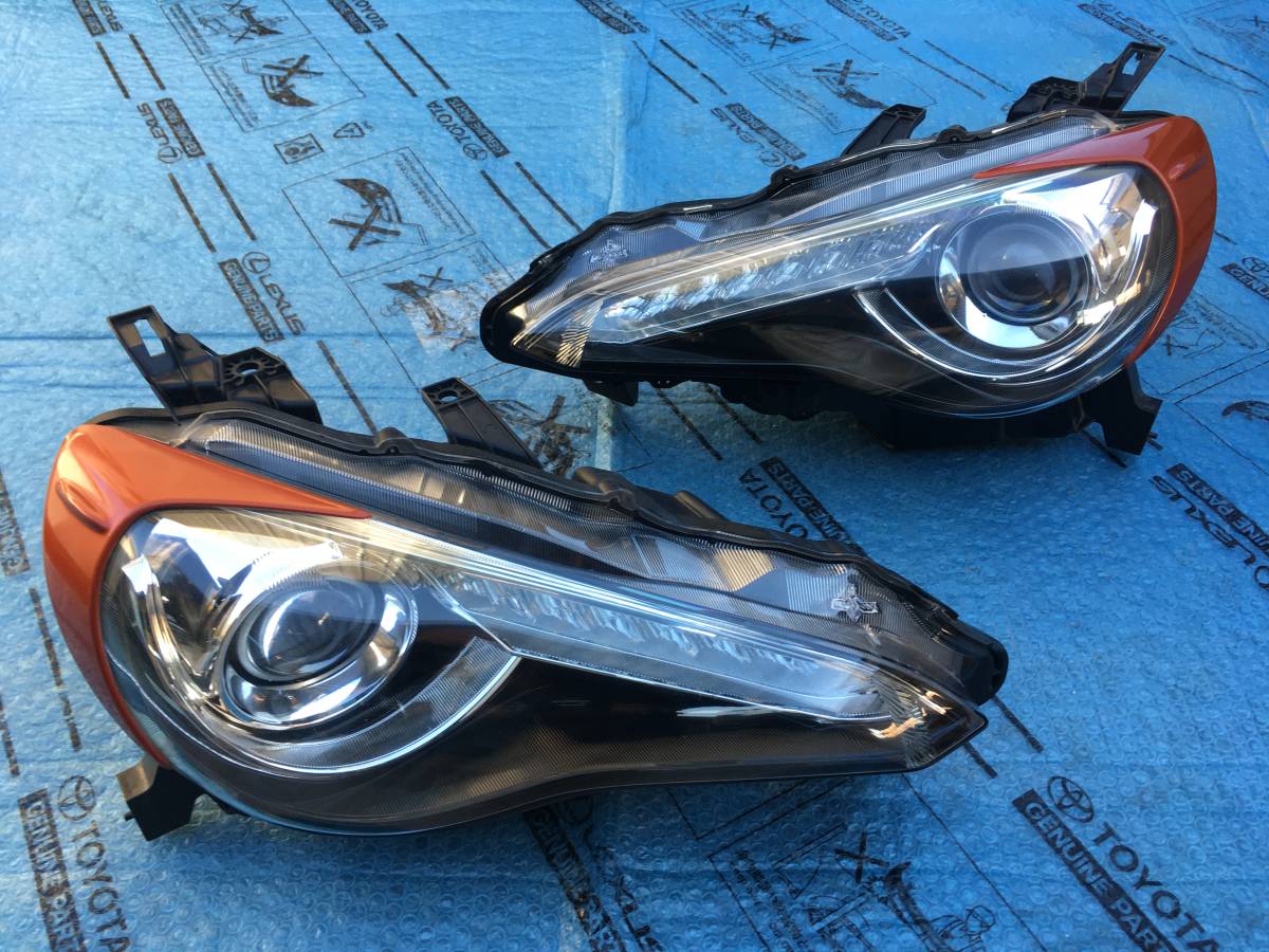 良品！ ZN6 トヨタ 86 前期純正 HIDヘッドライト 左右 KOITO 100