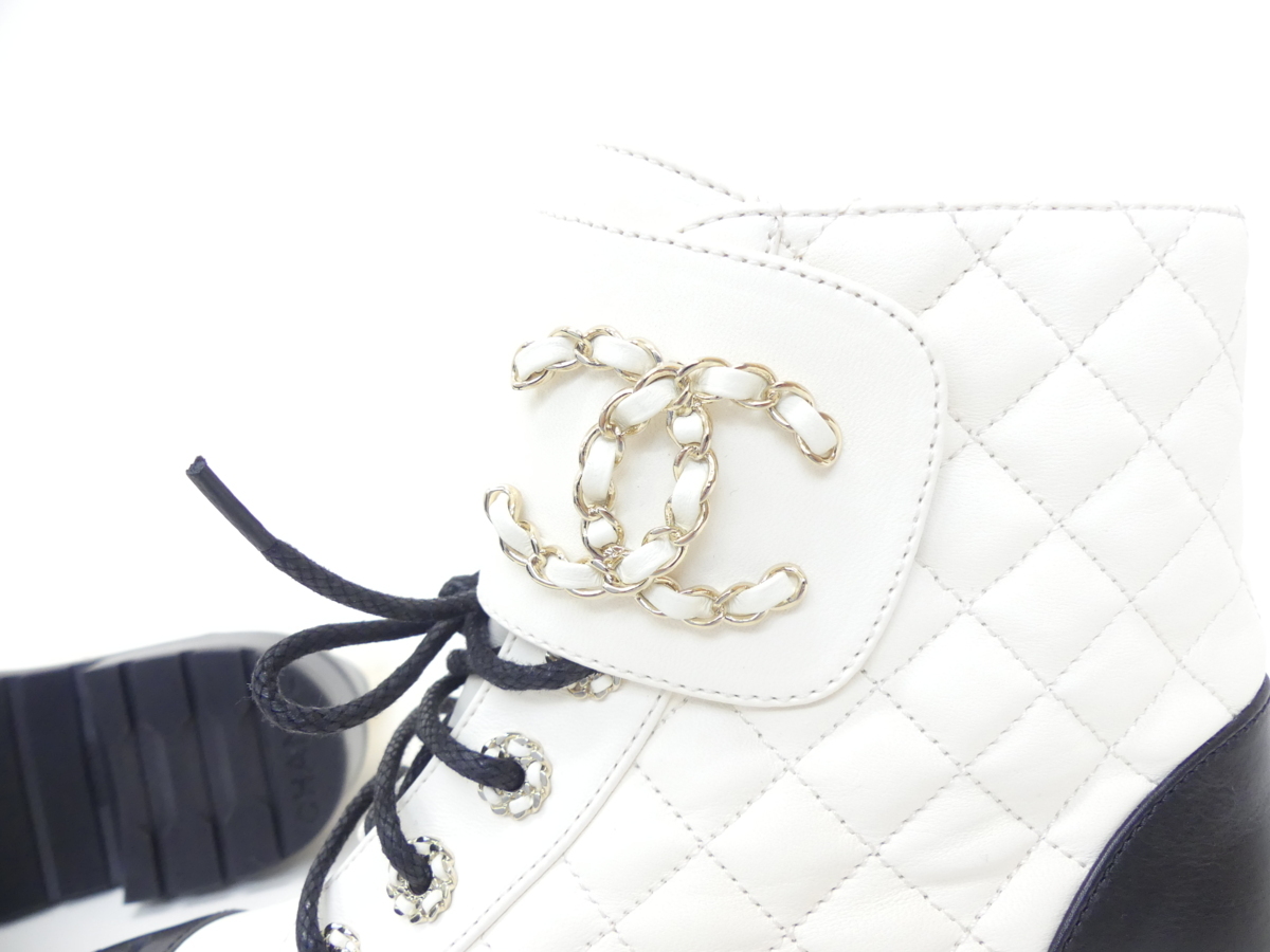 未使用 CHANEL レースアップシューズ ショートブーツ 38 アイボリー/ブラック カーフ/ラム マトラッセ チェーンココマーク 20AW G36424 CHANEL レースアップ 未使用品シャネルCHANELレースアップ 本物 送料無料 37.5