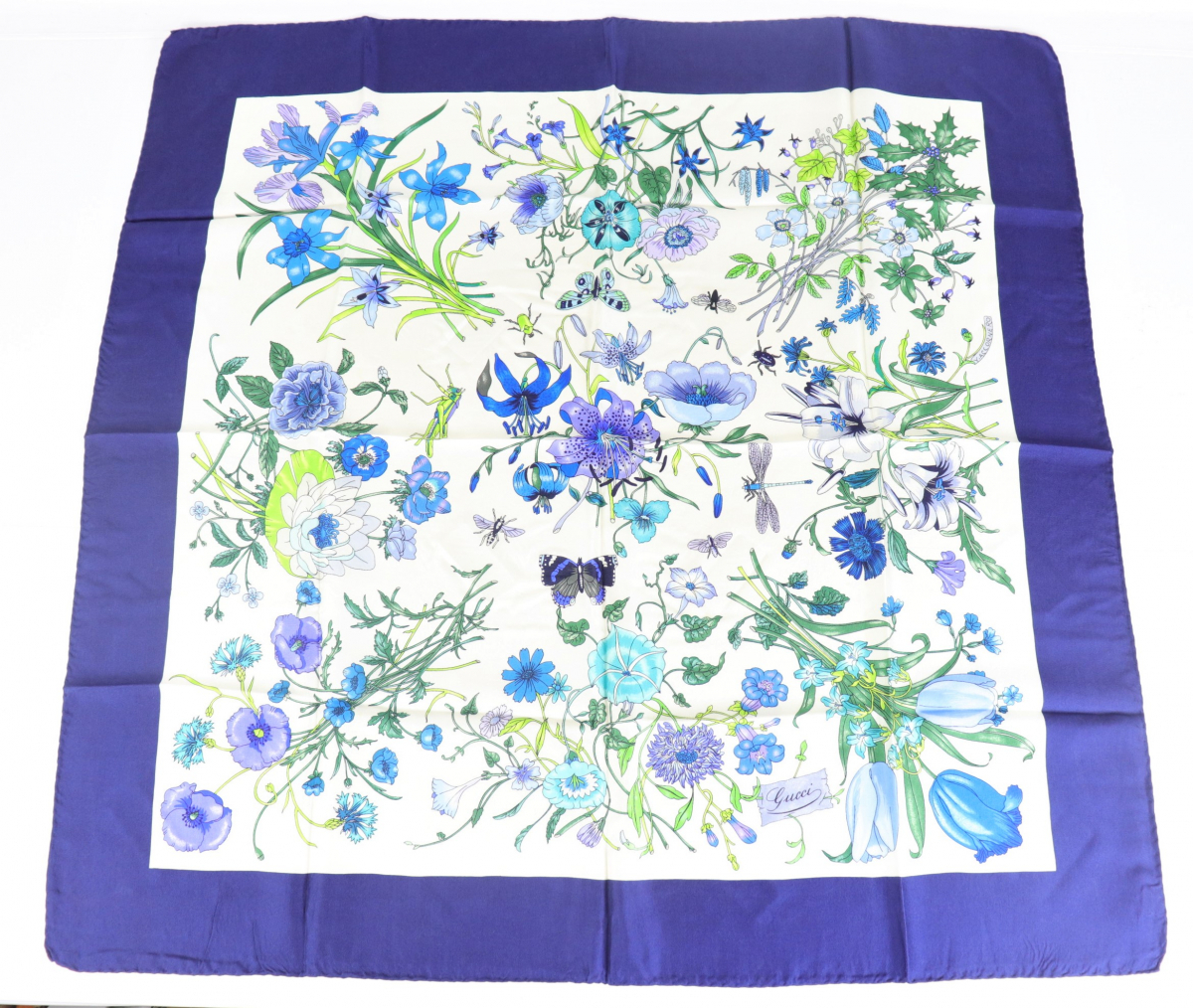 GUCCI グッチ シルクスカーフ 85×87cm V.ACCORNERO 花柄 フラワー 昆虫 ネイビー×マルチカラー ハイブランド FCBN69 スカーフ グッチ | GUCCI(バンダナ⁄スカーフ 1970\u0027S JP