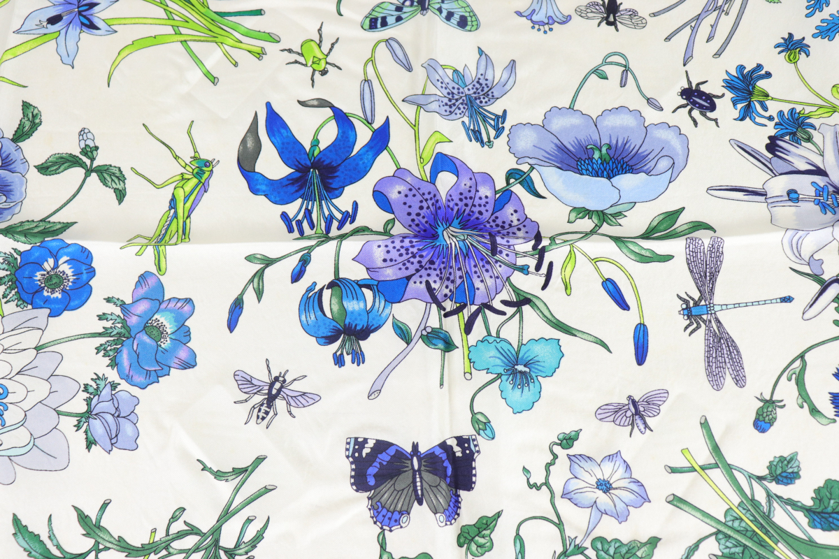 GUCCI グッチ シルクスカーフ 85×87cm V.ACCORNERO 花柄 フラワー 昆虫 ネイビー×マルチカラー ハイブランド FCBN69 スカーフ グッチ | GUCCI(バンダナ⁄スカーフ 1970\u0027S JP