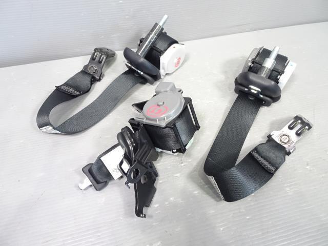 ヴェルファイア DBA-AGH30W R リア リヤ シートベルト 070 3列目用 アルファード ゴールデンアイズ 1kurudepa=21-9-13