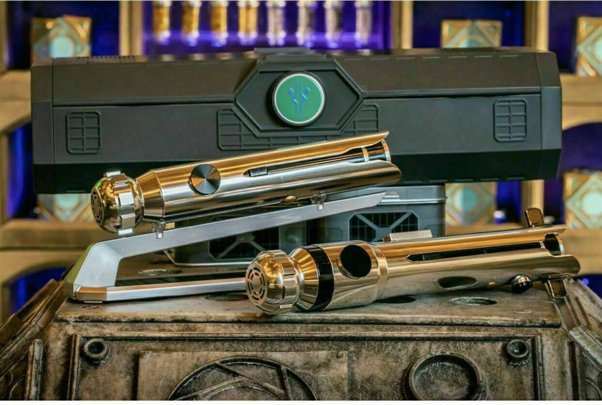 ギャラクシーズエッジ　ディズニーパーク限定 ライトセイバー アソーカ・タノ ギャラクシーズエッジ ディズニーパーク限定 ライトセイバー アソーカ