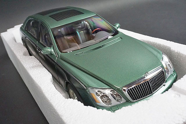 AUTOart オートアート 1/18 マイバッハ MAYBACH 62 LWB グリーン